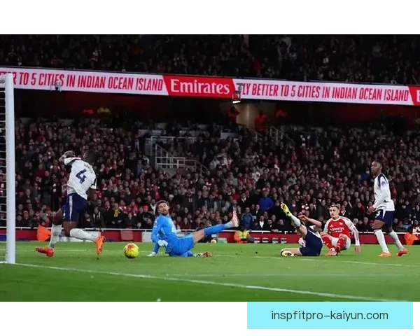 萨卡闪耀北伦敦德比，助阿森纳逆转热刺状态回暖