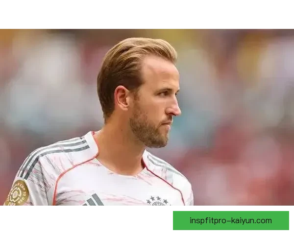 哈里·凯恩与莱万状态回暖，近期表现值得关注的双方前锋对比分析