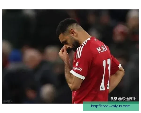 罗杰斯在利物浦时期的执教风格与现阶段战术调整形成鲜明对比